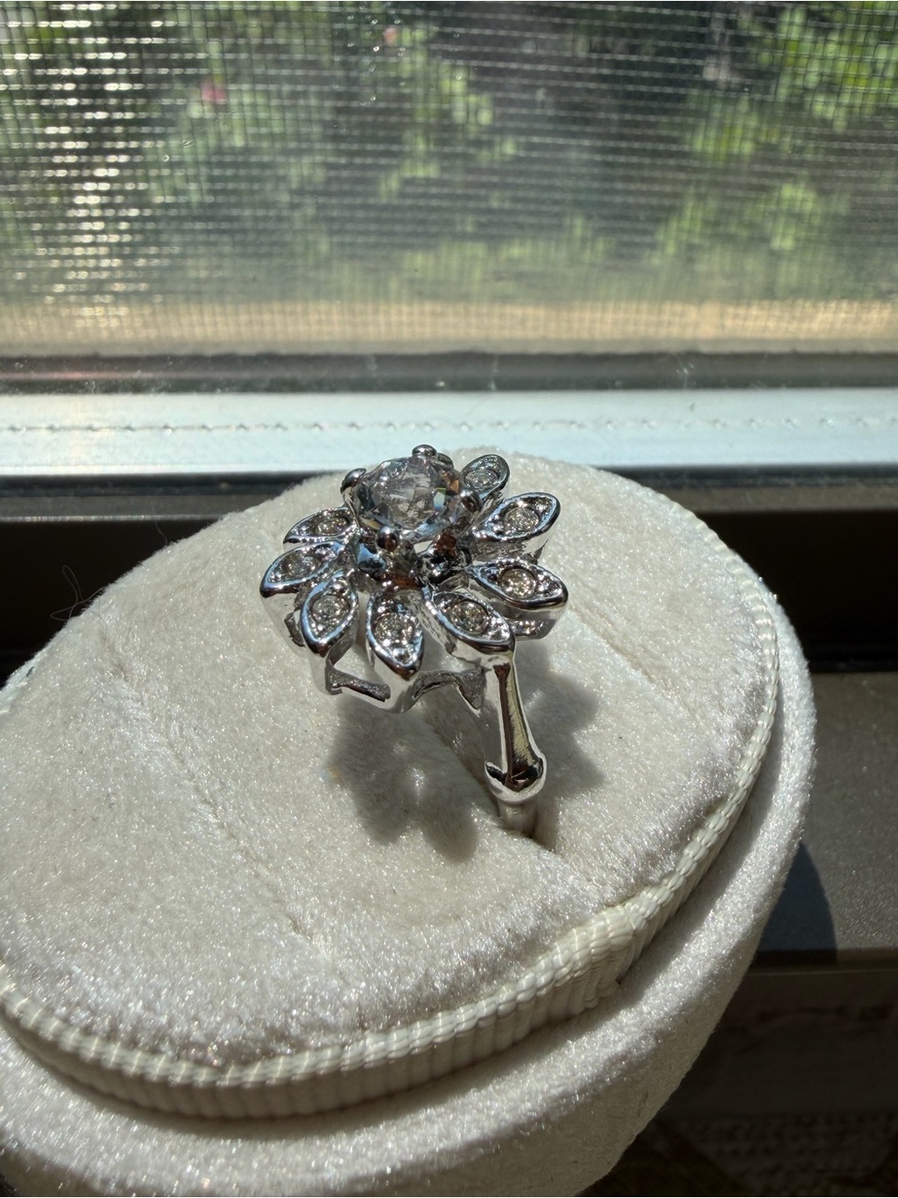 Costume Silver Floral Flower Cluster Crystal Cocktail Ring Size 5
